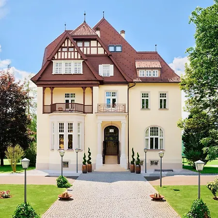 Hotel Tauroa Steirerschloessl 5*