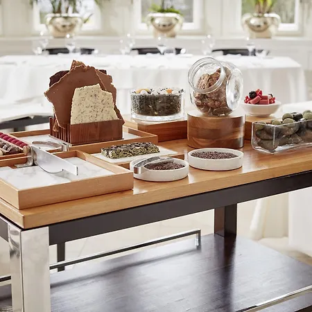 호텔 Tauroa Steirerschloessl 5*