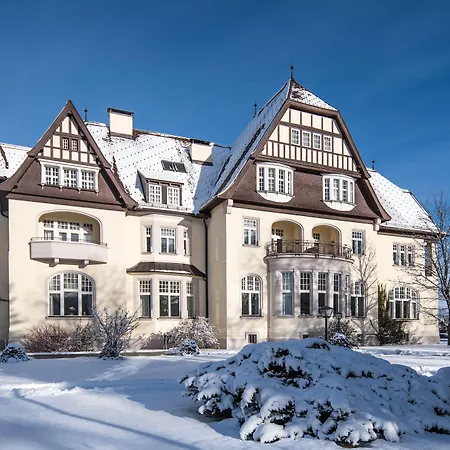 Tauroa Steirerschloessl מלון 5*