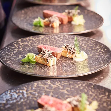 Tauroa Steirerschloessl מלון